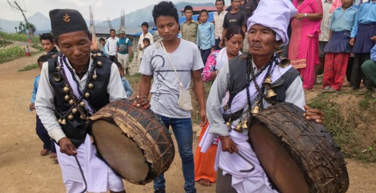 न्वागी (छोनाम) मनाउँदै चेपाङ